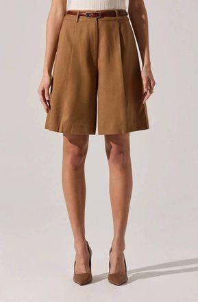 Astr Quillie Pleated Shorts In Khaki