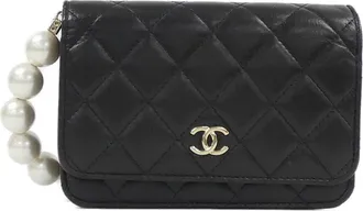 Chanel Black Artificial Pearl Leather Chain/Shoulder Wallet (Pre-Owned)