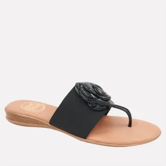 Andr&eacute; Assous Womens Nara Featherweights Sandals In Black With Patent