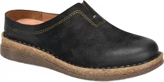 Born Womens Seana Clogs In Black