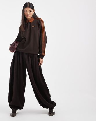 adidas Originals polo a maniche lunghe a tre strisce marrone