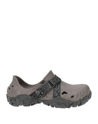 Crocs FOOTWEAR - Mules & Clogs sur YOOX.COM
