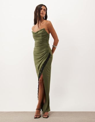 Tfnc vestito maxi a fascia in pizzo con spacco, color khaki-Verde