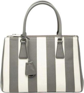 Prada Pre-owned Handbags, female, Gray, Size: ONE SIZE Pre-owned Galleria Saffiano Handbag