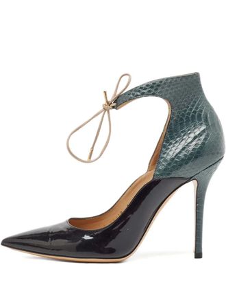Ferragamo 110 mm lakleren pumps met slangen-effect - Zwart