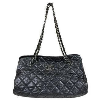 Chanel Pre-owned Shoulder Bags, female, Black, Size: ONE SIZE Pre-owned Matelasse Shoulder Bag