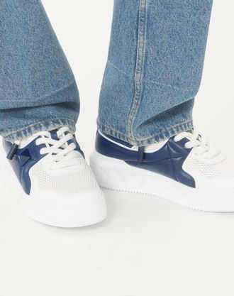 Valentino Garavani Sneaker Low-Top One Stud Xl In Nappa Perforata Uomo BLU/BIANCO 42.5