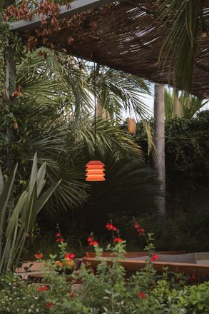 Faro Barcelona Toba Colgante Con Flor&oacute;n Naranja