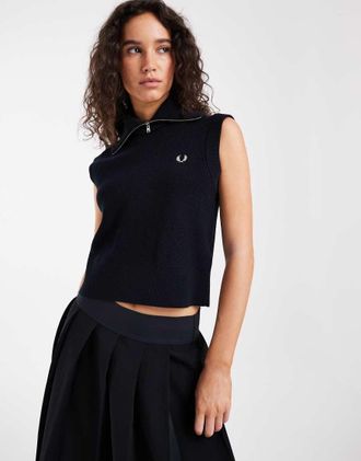 Fred Perry top senza maniche lavorato a maglia con zip al collo nero-blu navy