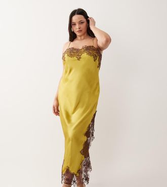Asos Curve ASOS DESIGN Curve - Vestito midi in raso verde oliva acceso con applicazioni in pizzo