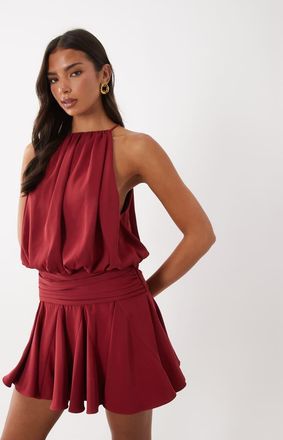 Asos vestito mini in raso con collo alto e vita bassa svasata, rosso ciliegia