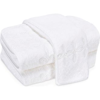 Matouk Gordian Knot Egyptian Cotton Bath Towel in White at Nordstrom, Size Guest Towel