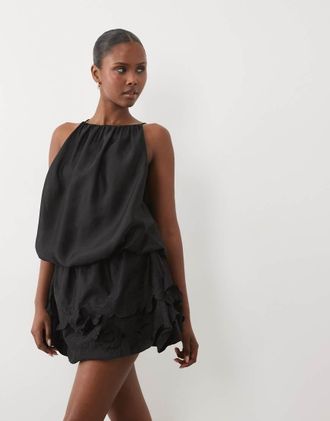 Asos Vestito corto allacciato al collo nero con applicazioni floreali sul fondo