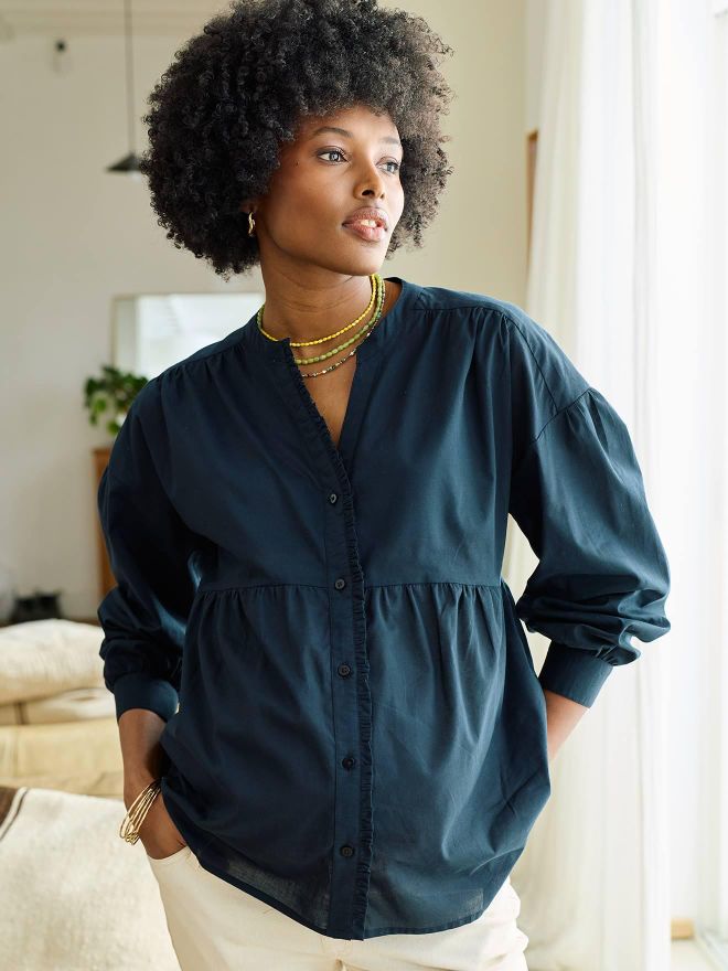 Weite Umstandsbluse mit Stillfunktion schwarz