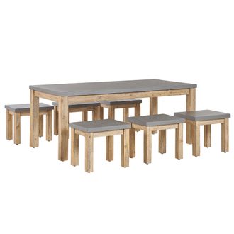 Beliani Conjunto De Jard&iacute;n De Cemento Reforzado Gris Madera De Acacia Clara Mesa De 6 Plazas 6 Taburetes Para Exteriores Industrial Moderno Ostuni