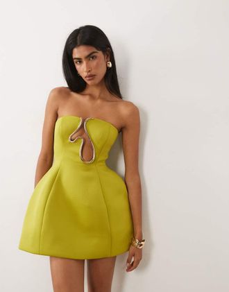 Asos Premium - Vestito corto a fascia color oliva sagomato con dettagli dorati-Verde