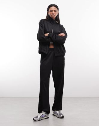 Carhartt Work in Progress Co-ord Conny joggers con logo a toppa a cuore e fondo elasticizzato neri-Nero