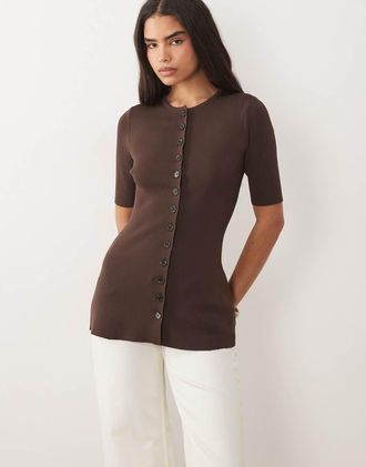 Pretty Lavish Lilah - Top taglio lungo in maglia color cioccolato con scollo rotondo-Marrone
