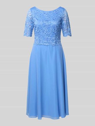 Vera Mont Knielanges Cocktailkleid mit Spitze und Rundhalsausschnitt in Hellblau, Gr&ouml;&szlig;e 36