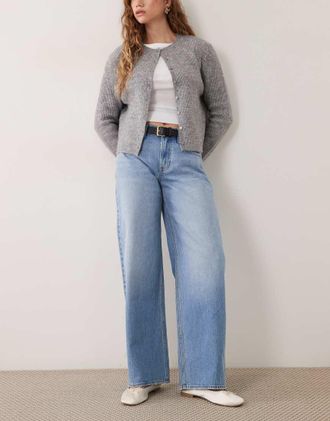 Abercrombie & Fitch jeans ampi a vita bassa con fondo sfrangiato in lavaggio azzurro chiaro-Blu