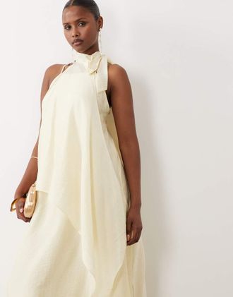Vero Moda Vestito lungo allacciato al collo in chiffon a strati giallo pallido