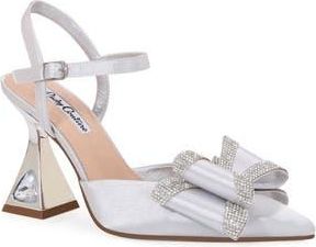 Lady Couture Milly Pointed Toe Pump in Silver at Nordstrom Rack, Size 12