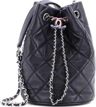 Chanel Rainbow CC Drawstring Quilted Lambskin Mini bucket bag - Zwart