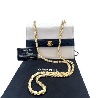 Chanel Chanel Trapeze Wit/Navy Lamsleer Goud