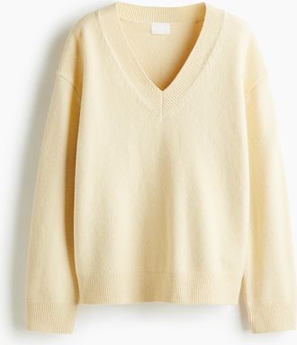 H&M Oversize-Pullover mit V-Ausschnitt - Yellow