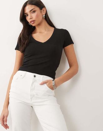 Good American T-shirt corta nera in misto cotone con scollo a V-Nero
