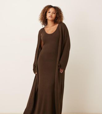 Pretty Lavish Curve Cardigan taglio lungo in maglia marrone in coordinato