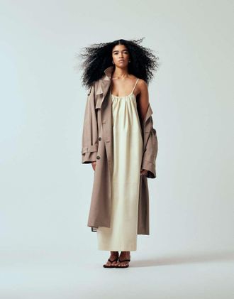 Asos Vestito lungo cocoon sartoriale &eacute;cru con spalline sottili-Bianco