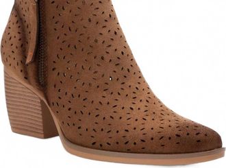 Xti Womens Leather Ankle Booties In Taupe