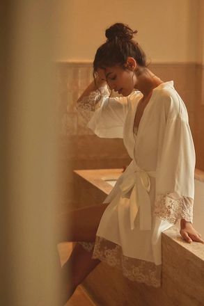 Flora Nikrooz Rosa Lace-Trimmed Robe