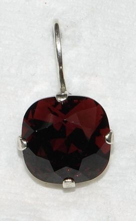 Mariana Womens Dangle Earrings In Burgundy