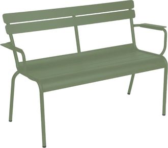 Fermob Luxembourg Gartenbank mit Armlehne, 2-Sitzer, kaktus