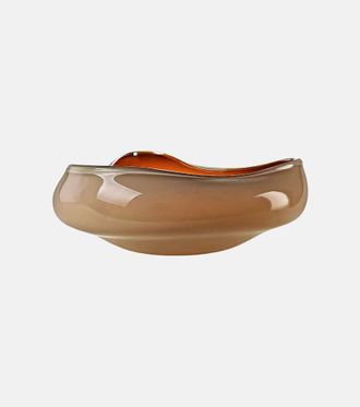 Alexa Lixfeld Ciotola Gravity in vetro