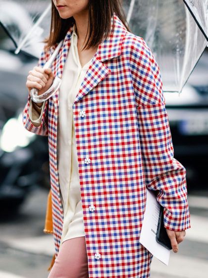 Wat draag je naar het werk wanneer het regent dat het giet?