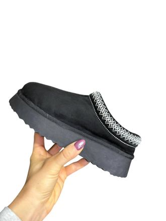 Mia Womens On Trend Platform Shoe In Black