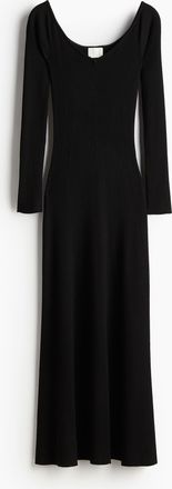 H&M Schulterfreies Kleid in Rippstrick - Schwarz