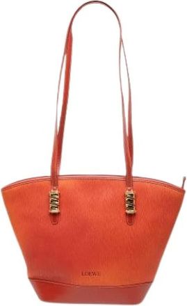Loewe Pre-owned Tote Bags, female, Red, Size: ONE SIZE Pre-owned Velazquez Twist Shoulder Bag