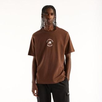 New Balance Hombre Life In Balance Oversized Tee en Marr&oacute;n, Algod&oacute;n, Talla XL