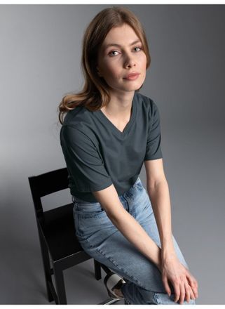 Trigema T-Shirt TRIGEMA TRIGEMA V-Shirt DELUXE Baumwolle, Damen, Gr. 4XL, grau (anthrazit), 100% Baumwolle, Basic, Shirts T-Shirt