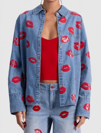 Alice & Olivia Finelly Oversized Shirt With Pocket In Denver Bright Blue