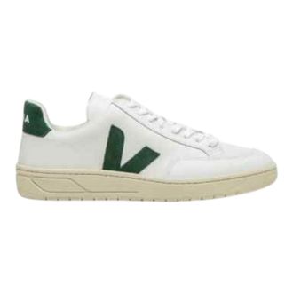 Veja Veja V-12 Sneakers in Green Men Low-Top