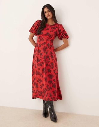 Nobody's Child Quinn - Vestito midi rosso a fiori con maniche a sbuffo