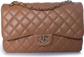 Chanel Chanel, Jumbo gewatteerde leren tas in karamel