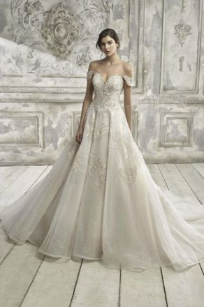 CALVIN KLEIN PARFUM Off-The-Shoulder Wedding Dress In Ivory/silver