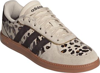 adidas Breaknet Sleek Sneaker in Crystal Linen/Coffee/Gold at Nordstrom Rack, Size 7.5