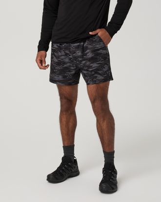 Vuori Clothing HardKore Shorts Lined 5 | Black Riptide Camo | XS, Size Extra Small